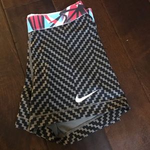 Nike pattern spandex